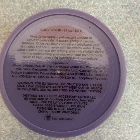 Set of 3 Body Scrubs + Bonus Nail Kit - Picture 9 of 10